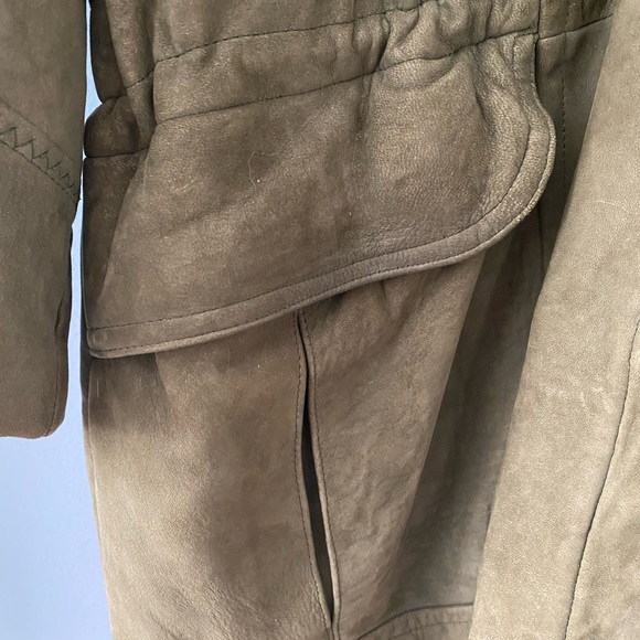 Gorgeous Kemosabe Lone Pine Olive Green Suede Coat with removable fur hood. - Picture 14 of 16